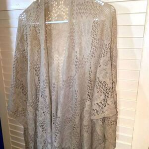 New with tags Cruise Club cardishawl